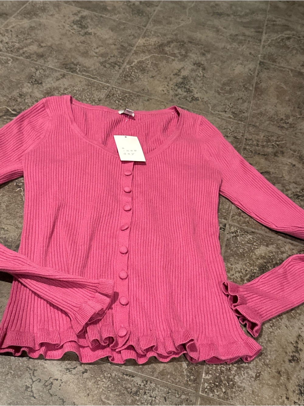 🫑A New Day Pink Ribbed Button-Front V-Neck Top